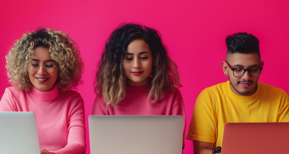 Czwórka Online to prosty, praktyczny schemat budowy sklepu internetowego oparty na czterech kluczowych filarach: produkcie, dostawcy, marketingu i operacjach. A...