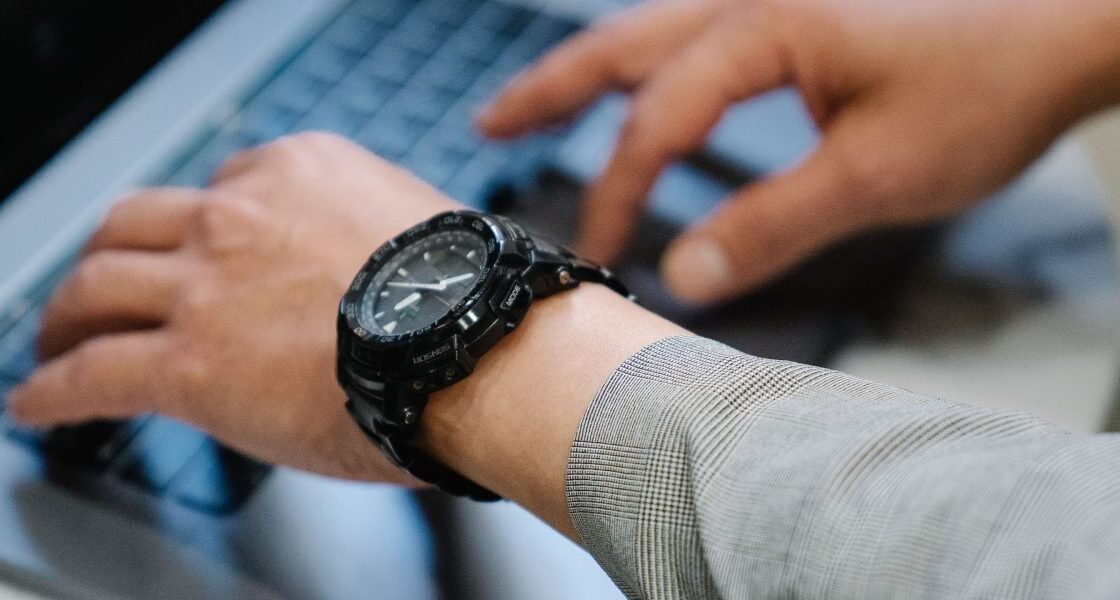 Ten tekst to praktyczny przewodnik krok po kroku dla osób, które chcą zacząć dropshipping suszarek na Allegro w 2026 roku. Wyjaśnia, dlaczego suszarka to produk...